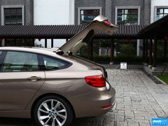 2013款 335i 3.0T 自动 风尚设计套装