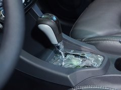 2013 1.5L CVT 豪华女性版