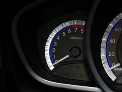 2013 1.5L CVT 豪华女性版
