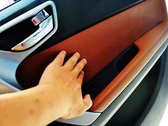 2013 1.5L CVT 豪华女性版