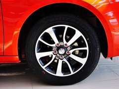 2013 1.5L CVT 豪华女性版