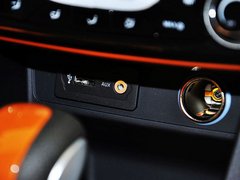 2013 1.5L CVT 豪华女性版