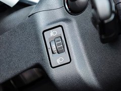 2013款 1.6L 自动 风尚敞篷版
