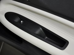 2013款 1.6L 自动 至尊敞篷版