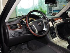 2013款 ESV 6.2L 自動 鉑金版加長型 6座