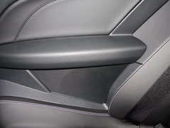 2013款 C180 1.8L 自动 轿跑车