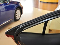 2013款 2.5L 自动 尊贵版