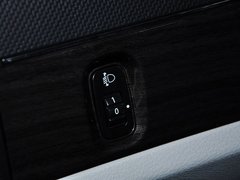 2013款 2.0T 自动 商务型 7座