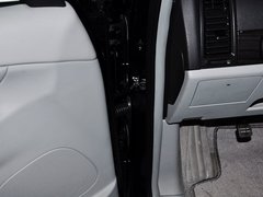 2013款 2.0T 自动 商务型 7座