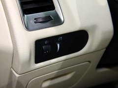 2013款 2.4L 手动 四驱特装版 5座