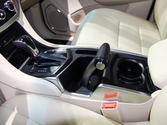 2013款 2.4L 手动 四驱特装版 5座