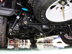 2013款 2.4L 手动 四驱特装版 5座