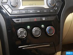 2013款 2.4L 手动 四驱特装版 5座