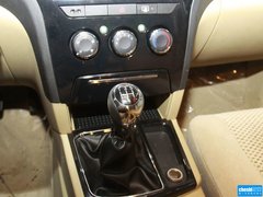 2013款 2.4L 手动 四驱特装版 5座