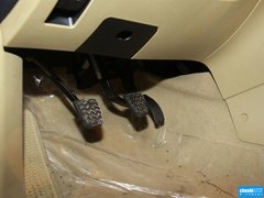 2013款 2.4L 手动 四驱特装版 5座