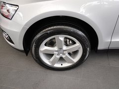2013款 40 TFSI quattro 舒适型 5座