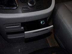 2013款 2.0T 手动 汽油商务版 7座
