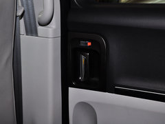 2013款 2.0T 手动 汽油商务版 7座