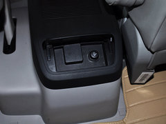 2013款 2.0T 手动 汽油商务版 7座