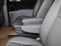 2013款 2.0T 手动 汽油商务版 7座