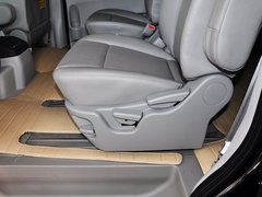 2013款 2.0T 手动 汽油商务版 7座