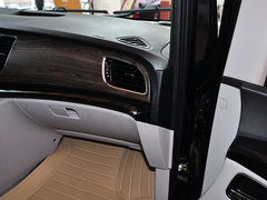 2013款 2.0T 手动 汽油商务版 7座