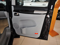 2013款 2.0T 手动 汽油商务版 7座