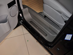 2013款 2.0T 手动 汽油商务版 7座