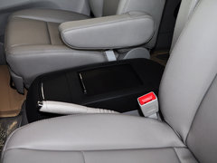 2013款 2.0T 手动 汽油商务版 7座