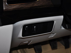 2013款 2.0T 手动 汽油商务版 7座