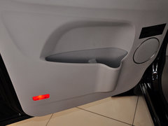 2013款 2.0T 手动 汽油商务版 7座
