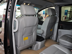 2013款 2.0T 手动 汽油商务版 7座