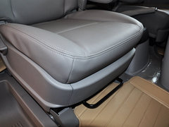 2013款 2.0T 手动 汽油商务版 7座