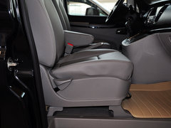 2013款 2.0T 手动 汽油商务版 7座