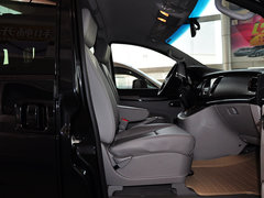 2013款 2.0T 手动 汽油商务版 7座