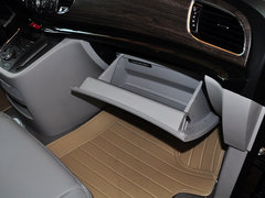 2013款 2.0T 手动 汽油商务版 7座