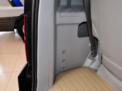 2013款 2.0T 手动 汽油商务版 7座