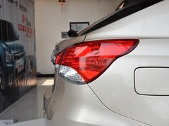 2013款 1.5L 手动 豪华版