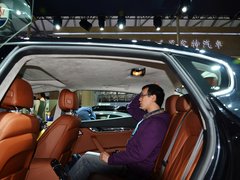 2013款 6.0T 自动 W12 尊贵版