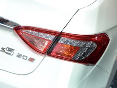 2013款 1.8T 自动 旗舰型