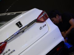 2013款 1.8T 自动 旗舰型