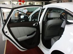2013款 1.8T 自动 旗舰型