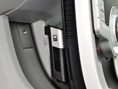 2013款 1.8T 自动 旗舰型