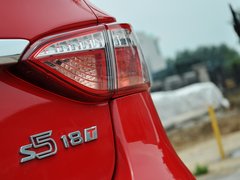 2013款 1.8T 自动 旗舰型