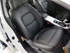 东风裕隆  1.8T 自动 副驾驶席座椅45度特写