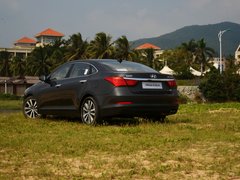 2014款 2.0L 自动 旗舰型