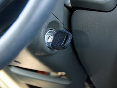 2012款 1.0L 手动 超值型