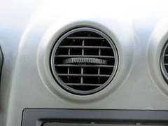 2012款 1.0L 手动 超值型