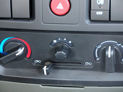 2012款 1.0L 手动 超值型