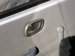 2012款 1.0L 手动 超值型